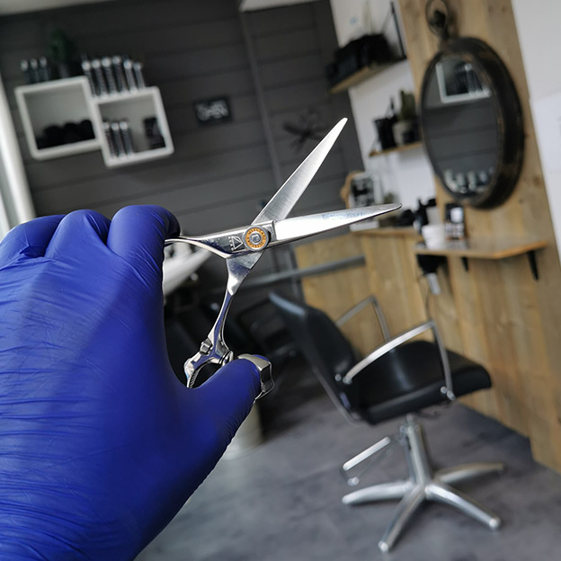 Friseurschere sicher verpacken